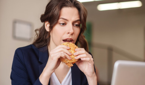 Office Snacking Habits: How Small Bites Add Up for Your Health