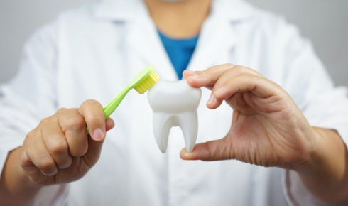  Hidden Cavities Between Teeth: Why Flossing Matters More Than You Think