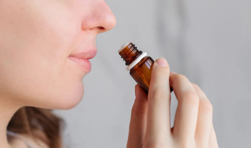  Fragrance in Skincare: When It’s a Problem and When It’s Okay