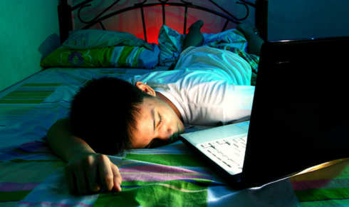 Blue Light and Sleep: Screens, Late Nights and Your Body Clock